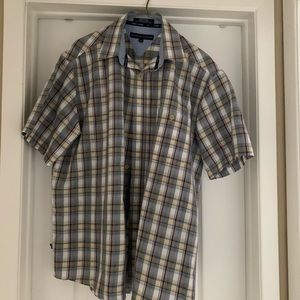 NWOT Tommy Hilfiger Men’s Short Sleeved Shirt
